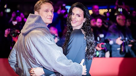 Matthias Schweighöfer und Ruby O. Fee auf der Berlinale. / Foto: Christoph Soeder/dpa