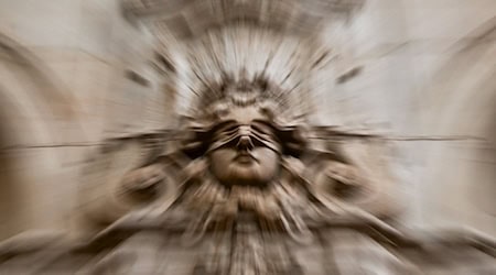 Nach einer Justizpanne ist ein wegen Vergewaltigung verurteilter Mann auf freiem Fuß. (Illustration)  / Foto: Jens Kalaene/dpa