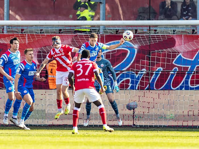 Energie Cottbus hält Hansa Rostock im torlosen Ost-Duell auf Distanz