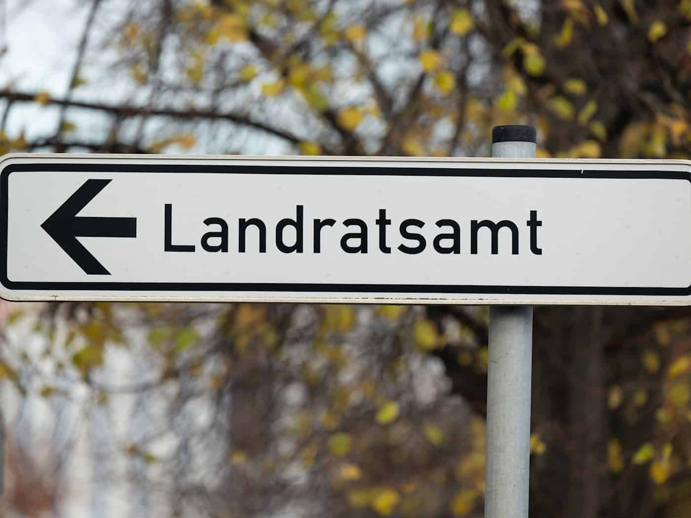 Im Landkreis Spree-Neiße wird ein neuer Landrat gewählt. (Symbolbild) / Foto: Sebastian Kahnert/dpa