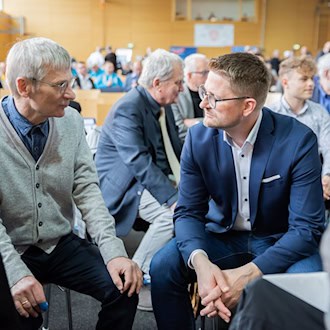 Der AfD-Fraktionsvorsitzende Hans-Christoph Berndt (l) und AfD-Landeschef René Springer kritisieren den Koalitionsvertrag von SPD und CDU. (Archivbild). / Foto: Christoph Soeder/dpa