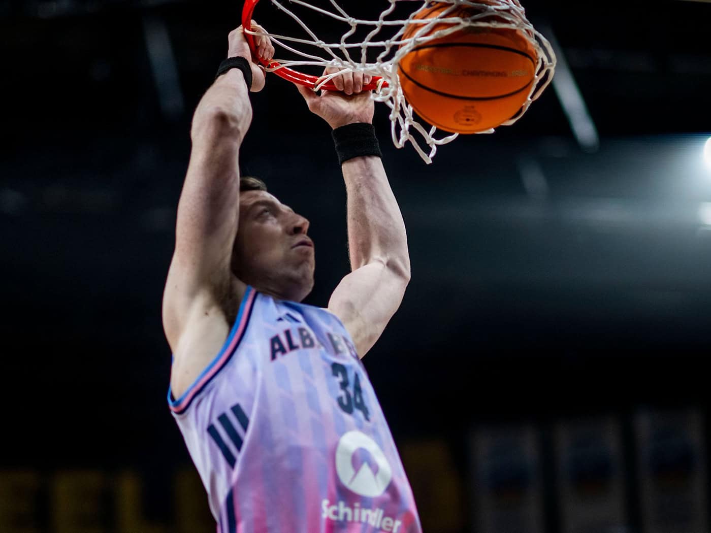 Albas Flügelspieler Justin Bean war bester Berliner Werfer gegen Athen. (Archivbild) / Foto: Julius Frick/dpa
