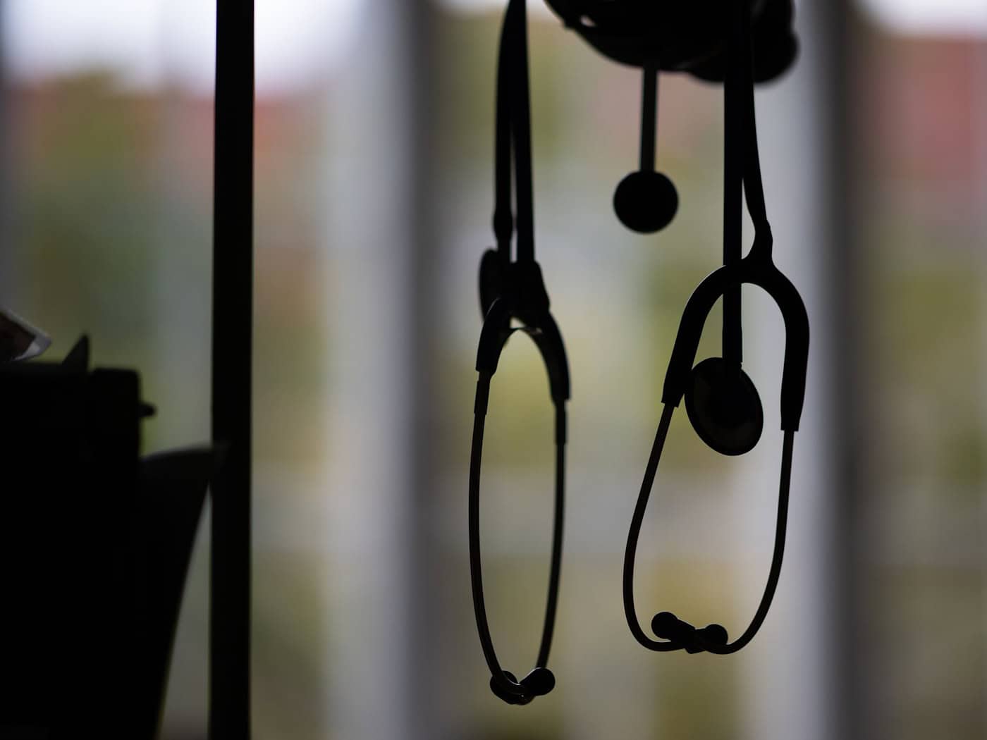 Bundesweit steht Berlin sehr gut da, aber auch in der Hauptstadt kann es für einen Termin beim Facharzt mal länger dauern. (Symbolbild). / Foto: Sebastian Christoph Gollnow/dpa