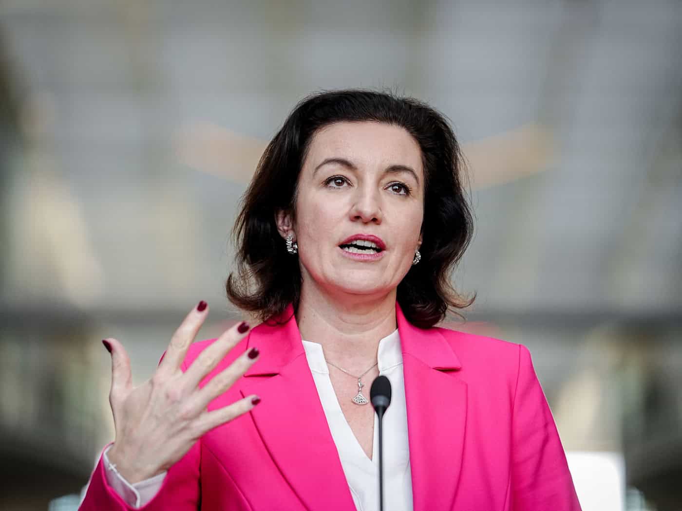 «Gleichstellung in Wissenschaft und Forschung ist auch im Jahr 2026 kein Selbstläufer, sondern bedeutet harte Arbeit», sagte die Bundesministerin. (Archivbild)  / Foto: Kay Nietfeld/dpa