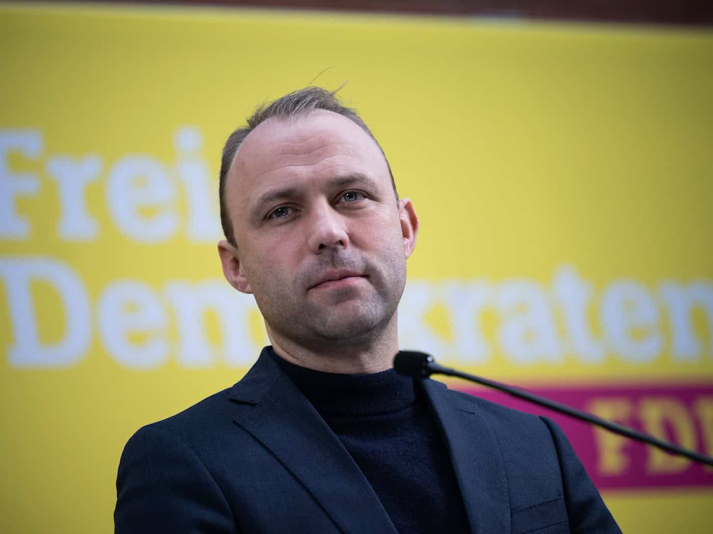 Sebastian Czaja führte die Berliner FDP zuletzt dreimal in eine Abgeordnetenhauswahl, nun stellt er sich hinter die CDU. (Archivbild) / Foto: Sebastian Gollnow/dpa