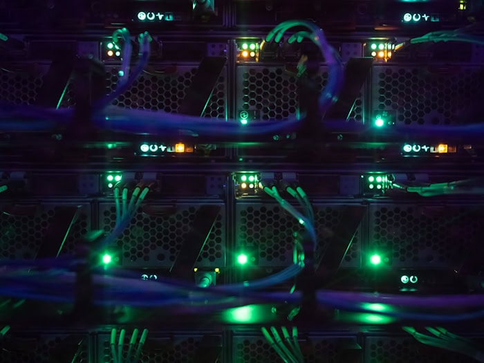 Rechenzentren speichern große Datenmengen und verarbeiten diese für verschiedene Anwendungen. (Symbolbild) / Foto: Sebastian Gollnow/dpa