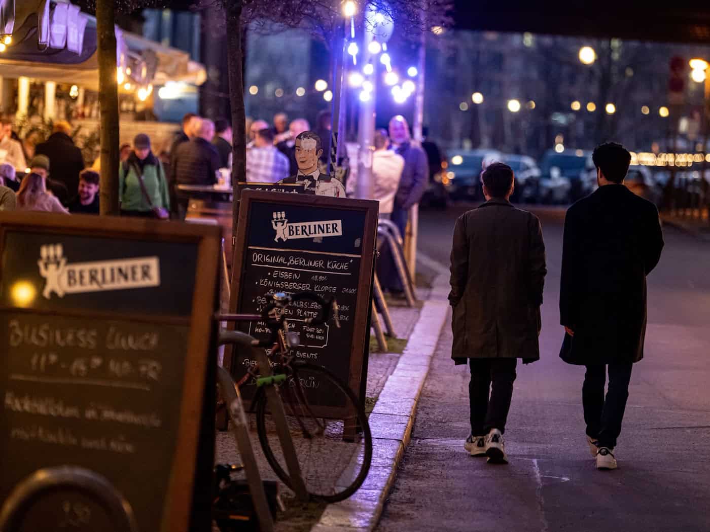 In Berlin trug im vergangenen Jahr laut dem Amt für Statistik auch das Gastgewerbe zum Wirtschaftswachstum bei. (Symbolbild)  / Foto: Fabian Sommer/dpa