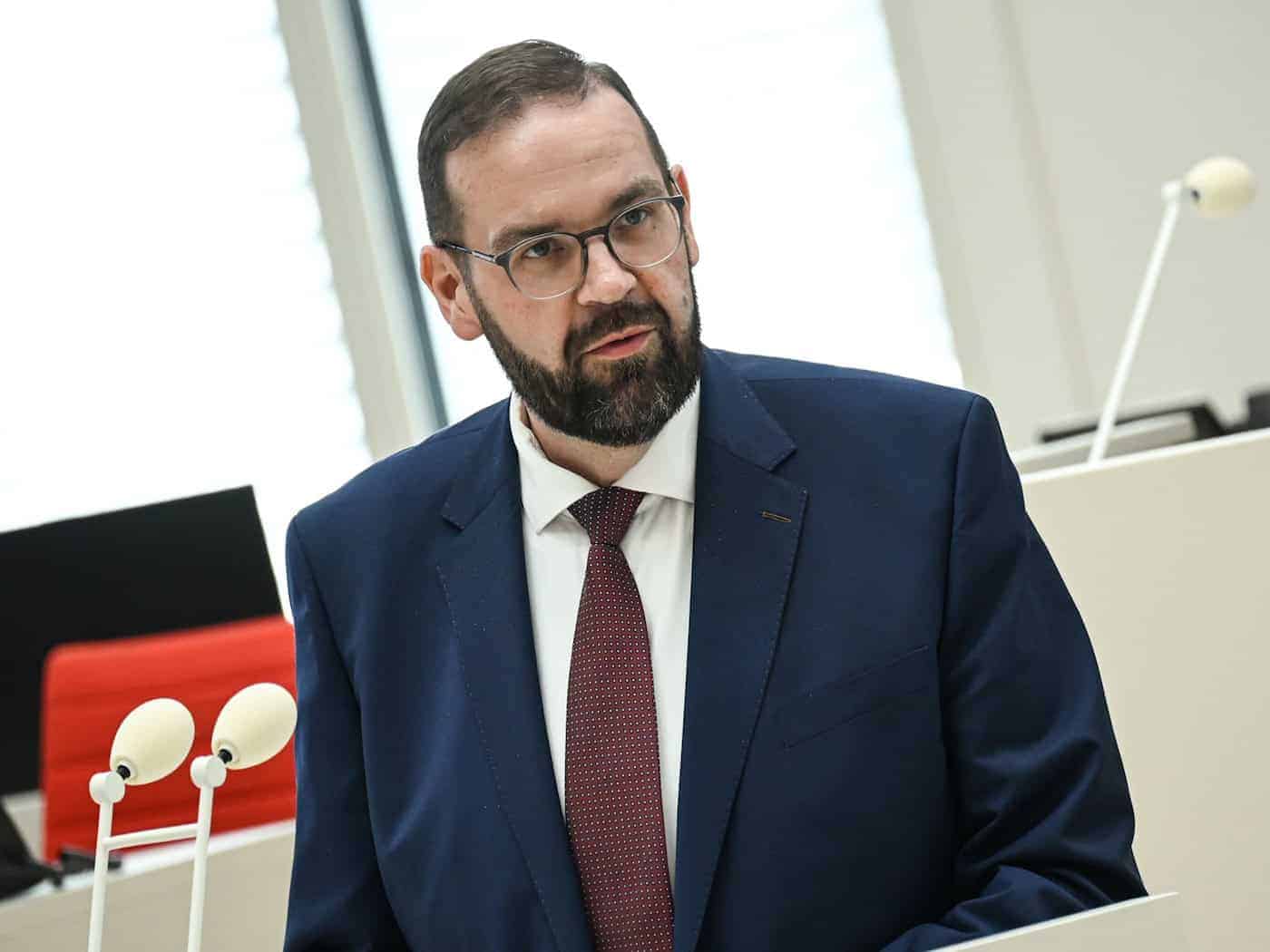 Der CDU-Politiker Gordon Hoffmann wird erstmals an der Bildungsministerkonferenz teilnehmen. Er ist seit vergangener Woche neuer Bildungsminister von Brandenburg. (Archivbild) / Foto: Britta Pedersen/dpa