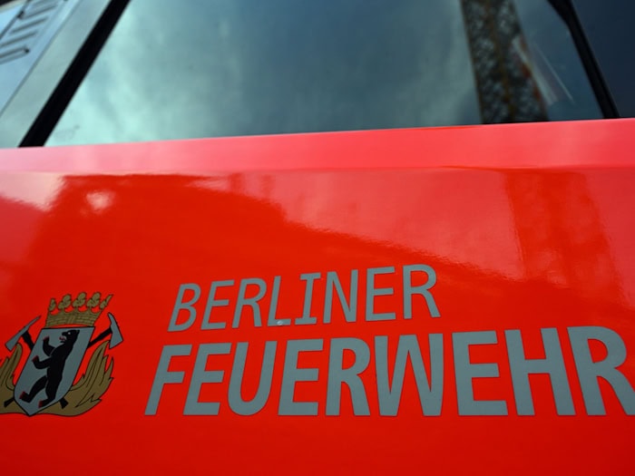 Die Berliner Feuerwehr hat in Friedrichshain einen Brand an einem Musikclub gelöscht. (Symbolbild)  / Foto: Soeren Stache/dpa