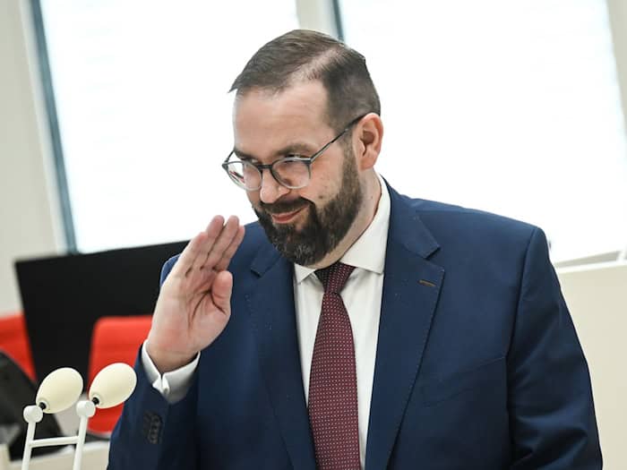 Der neue bundesweite Rechtsanspruch für Ganztagsbetreuung sorgt nach Angaben von Bildungsminister Gordon Hoffmann (CDU) für Mehrbelastungen, die aber nach seinen Angaben geregelt sind.(Archivbild) / Foto: Britta Pedersen/dpa