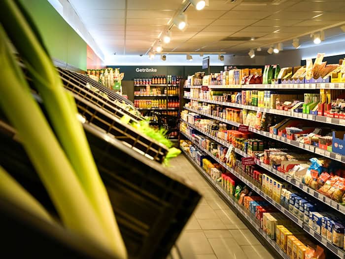 Das Brandenburger Kabinett will Smart Stores ermöglichen, um vor allem auf dem Land Lücken zu schließen (Archivbild).  / Foto: Heiko Rebsch/dpa
