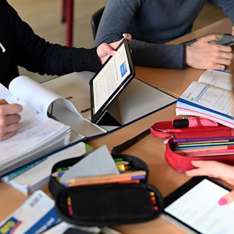 Brandenburgs Landesschülerrat dringt auf bessere psychologische Betreuung an Schulen (Archivbild). / Foto: Uli Deck/dpa