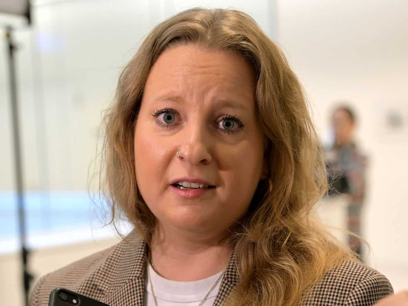 Die Brandenburger BSW-Landesvorsitzende Friederike Benda weist den Vorwurf zurück, dass Stellenkürzungen der SPD/BSW-Koalition mitverantwortlich für wachsenden Lehrermangel sind. (Archivbild) / Foto: Michael Bahlo/dpa