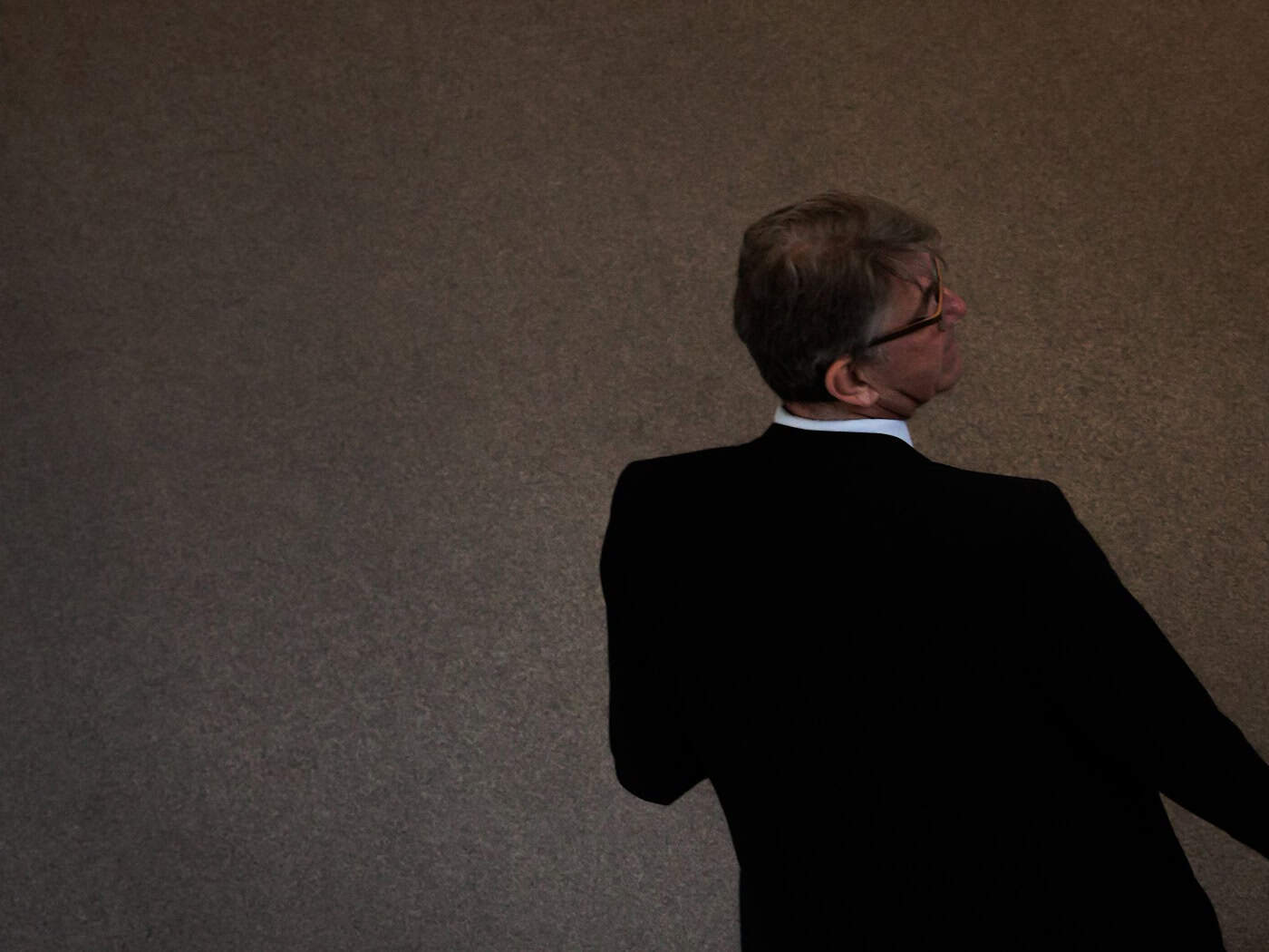 Gegen Äußerungen von Kulturstaatsminister Wolfram Weimer mit Blick auf den Deutschen Buchhandlungspreis geht ein Buchladen nun gerichtlich vor. (Archivbild) / Foto: Carsten Koall/dpa
