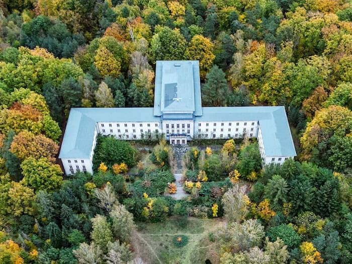 Der Bund prüft eine Nutzung des Areals am Bogensee. (Archivbild) / Foto: Britta Pedersen/dpa