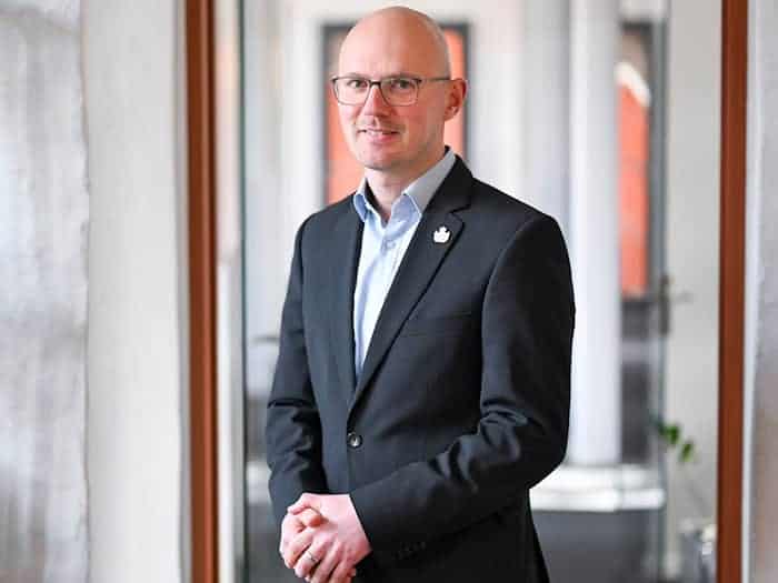 Der SPD-Politiker Daniel Keip trat Anfang März sein Amt als Oberbürgermeister von Brandenburg an der Havel an. (Archivbild) / Foto: Jens Kalaene/dpa