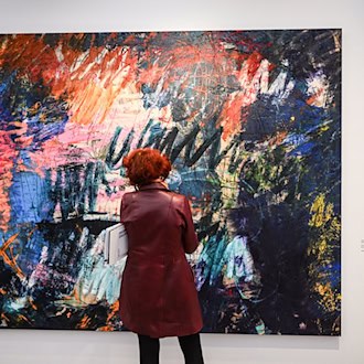 Im «Kunsthaus Minsk» werden Werke von Oscar Murillo gezeigt.  / Foto: Britta Pedersen/dpa