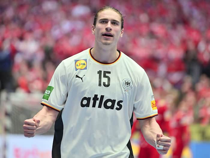 DHB-Spielmacher Juri Knorr wartet noch auf seinen ersten EM-Titel. (Archivbild) / Foto: Sina Schuldt/dpa