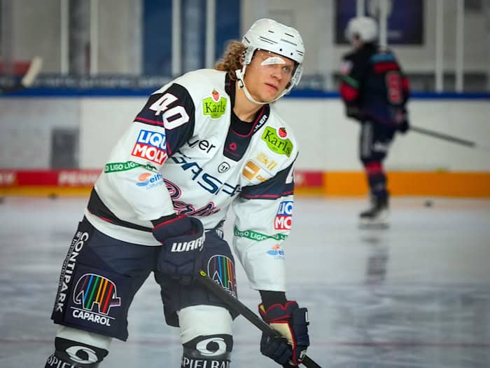 Eisbären-Verteidiger Korbinian Geibel fällt für den Rest der Saison aus. (Archivbild) / Foto: Soeren Stache/dpa