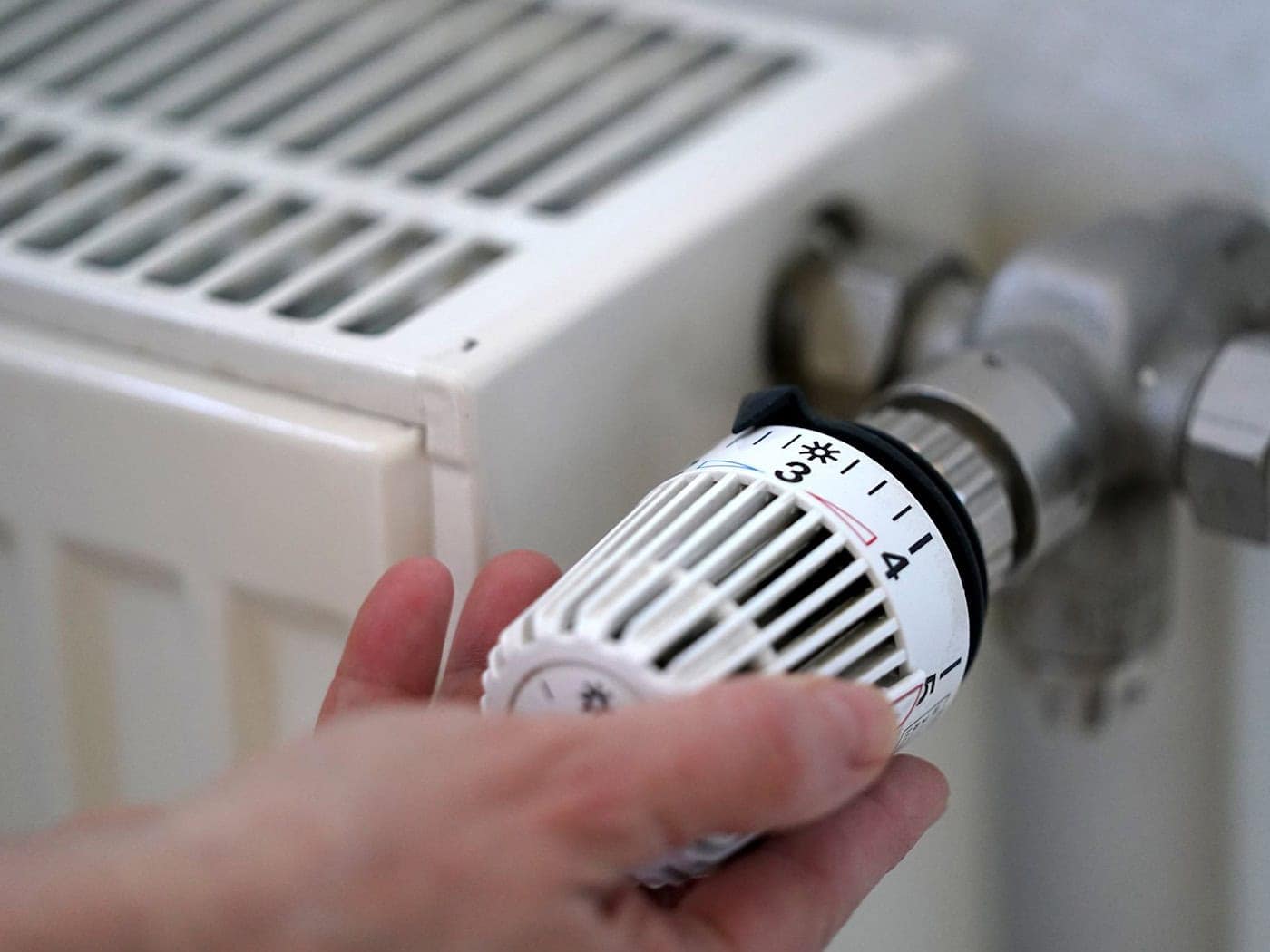 Die Grünen im Berliner Landesparlament sehen auf Mieter steigende Heizkosten zukommen. (Symbolbild)   / Foto: Marcus Brandt/dpa