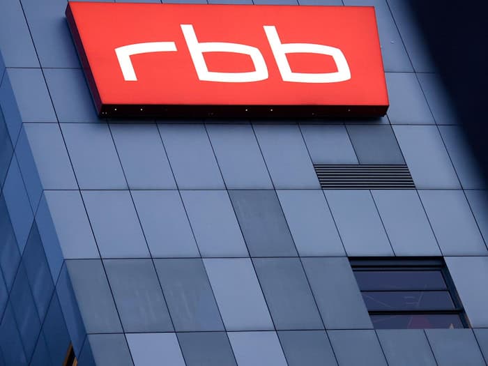 Der RBB verkauft eine Immobilie gleich neben der Senderzentrale. In der Immobilie ist derzeit ein Hotel. (Archivbild) / Foto: Carsten Koall/dpa