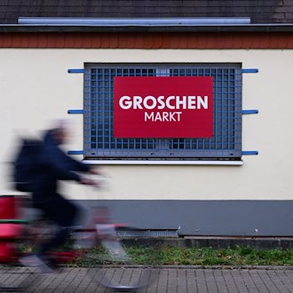 30 von 41 Märkte sollen mit neuen Konzepten fortgeführt werden. (Archivbild) / Foto: Robert Michael/dpa