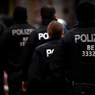 «Angesichts der aktuellen Entwicklungen im Nahen Osten beobachten wir die Lage sehr genau und stehen in engem Austausch mit den zuständigen Sicherheitsbehörden», schreibt die Berliner Polizei auf X. (Symbolbild) / Foto: Lilli Förter/dpa