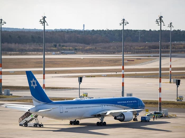 Israels Staatsflugzeug zum Berliner Flughafen gebracht