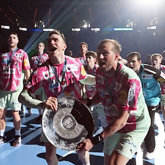 Sie ist wieder da: Die Meisterschale der Handball-Bundesliga. (Archivbild) / Foto: Uli Deck/dpa