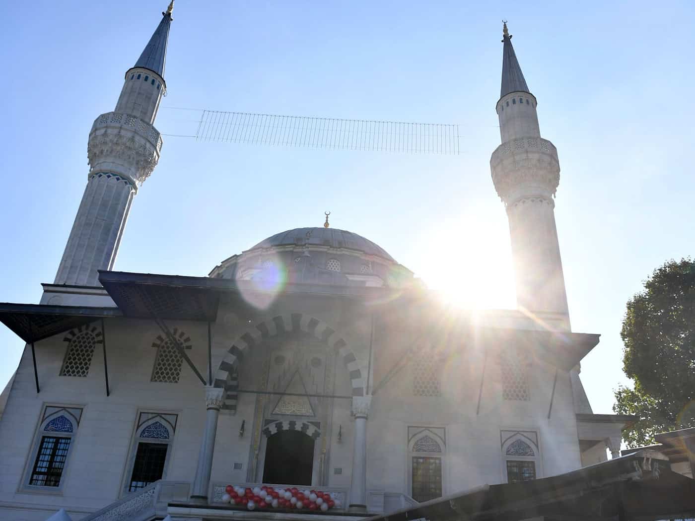 In Berlin leben Hunderttausend Muslime (Archivbild). / Foto: Paul Zinken/dpa