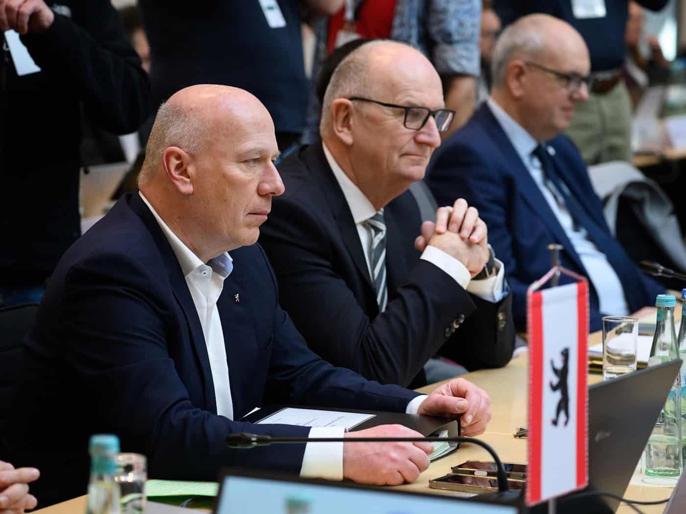 Brandenburgs Ministerpräsident Dietmar Woidke (SPD) hält eine zügige Entlastung bei den Strompreisen für notwendig. / Foto: Bernd von Jutrczenka/dpa