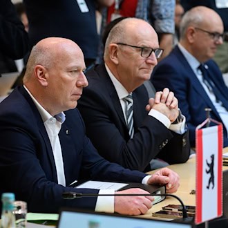 Brandenburgs Ministerpräsident Dietmar Woidke (SPD) hält eine zügige Entlastung bei den Strompreisen für notwendig. / Foto: Bernd von Jutrczenka/dpa