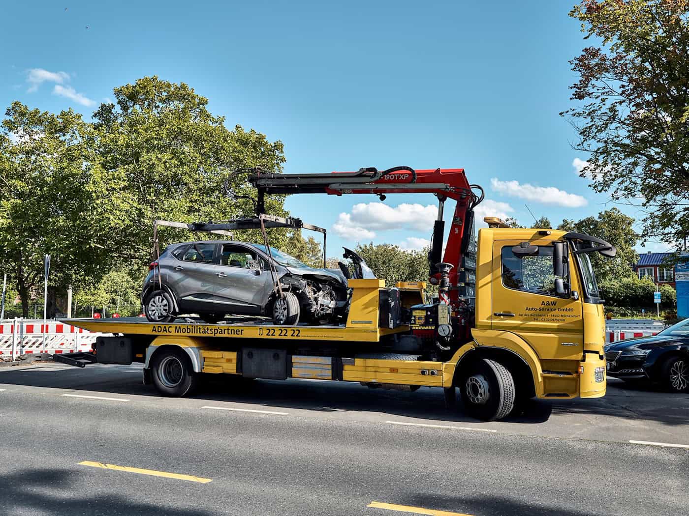 Im Jahr 2025 werden mehr Verkehrsunfälle gezählt, zugleich sind es weniger Unfälle als in den früheren Jahren vor Corona. / Foto: Michael Ukas/dpa