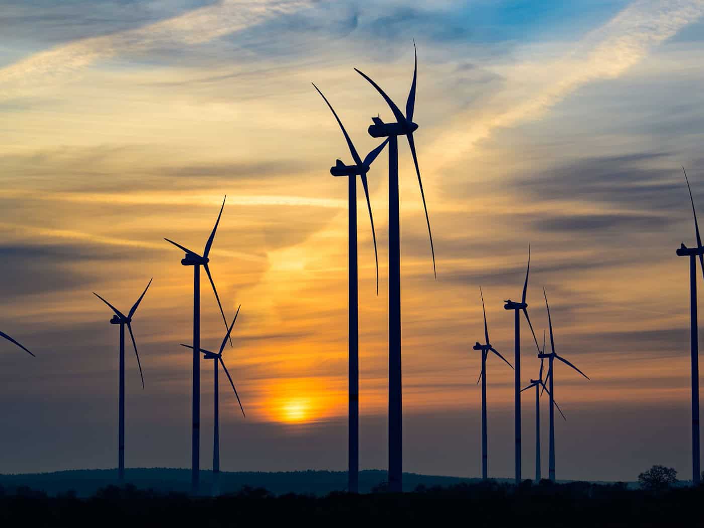 Die Sonne geht auf. In den nächsten Tagen werden Wolken diese hin und wieder verdrängen. (Archivbild) / Foto: Patrick Pleul/dpa