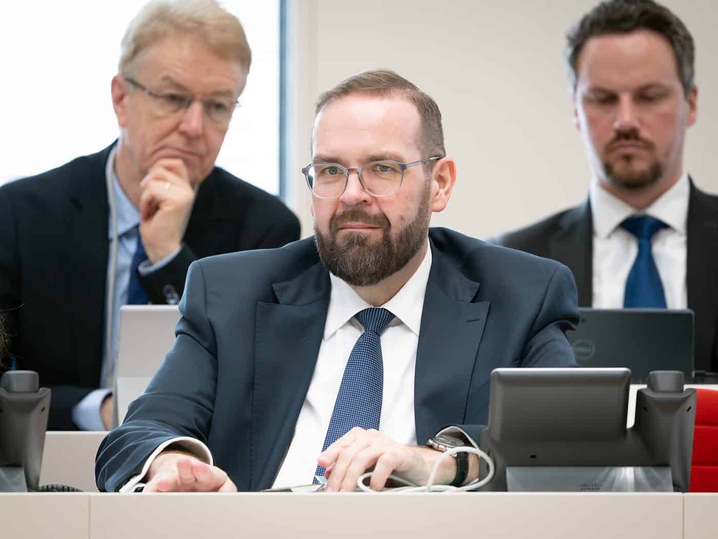 Brandenburgs Bildungsminister Gordon Hoffmann (CDU) bereitet das Land auf ein schwieriges Schuljahr vor. (Archivbild) / Foto: Soeren Stache/dpa