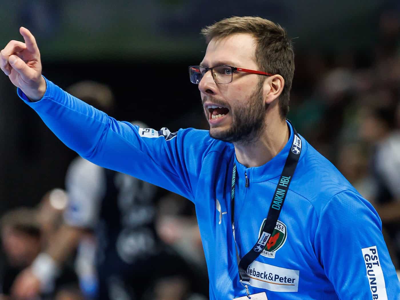 Jaron Siewert möchte künftig wieder als Handball-Trainer arbeiten. (Archivbild) / Foto: Andreas Gora/dpa