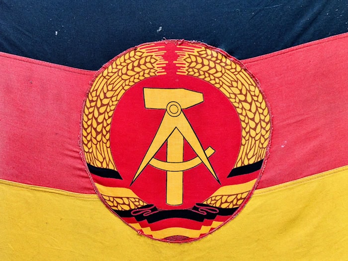 Viele Symbole der DDR sind schnell aus der Öffentlichkeit verschwunden. (Archivbild)  / Foto: Patrick Pleul/dpa-Zentralbild/dpa