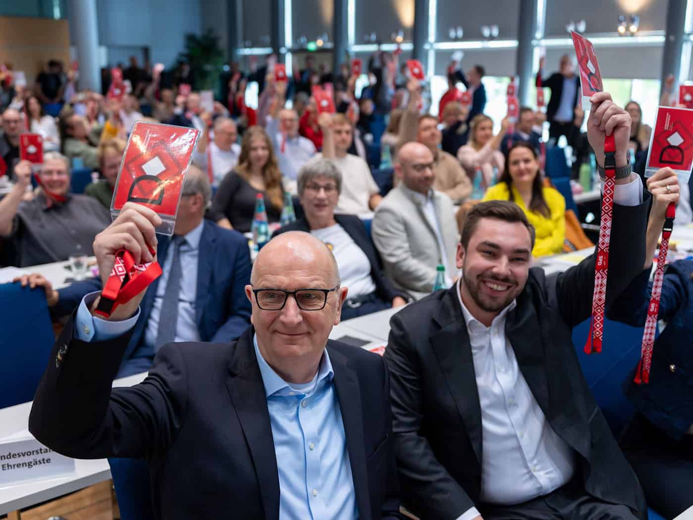 Brandenburgs Ministerpräsident Dietmar Woidke warb auf dem SPD-Parteitag um Zustimmung für den Koalitionsvertrag mit der CDU, die Delegierten folgten ihm.     / Foto: Soeren Stache/dpa