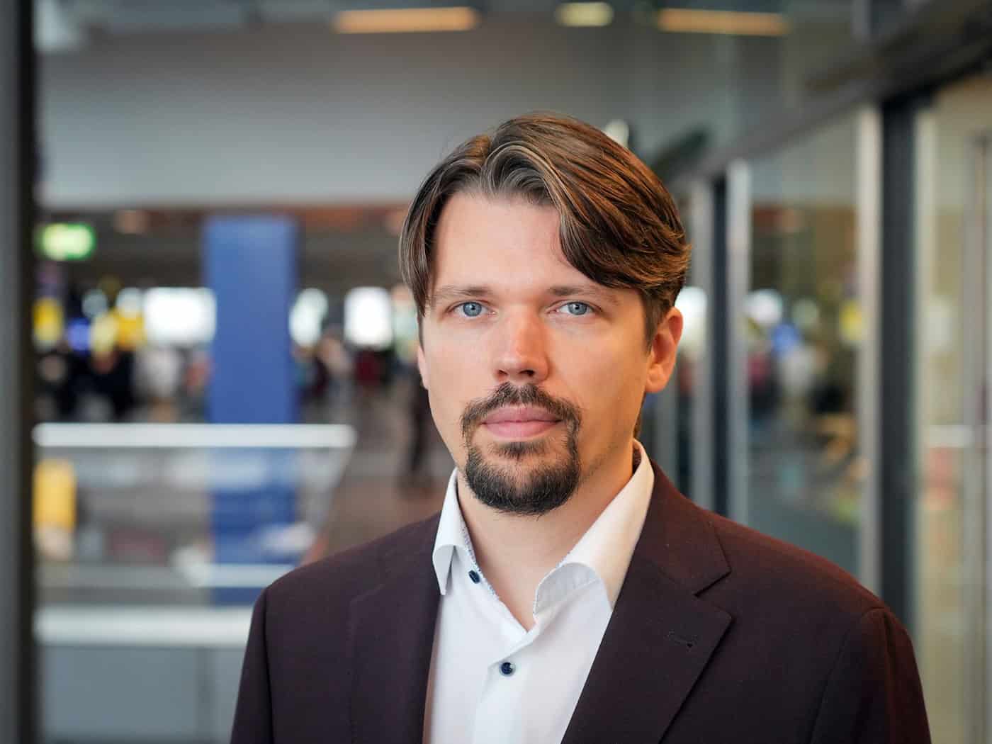 Der Politikwissenschaftler Jan Philipp Thomeczek äußert sich zu den Chancen der geplanten Koalition aus SPD und CDU in Brandenburg. (Archivbild) / Foto: Soeren Stache/dpa