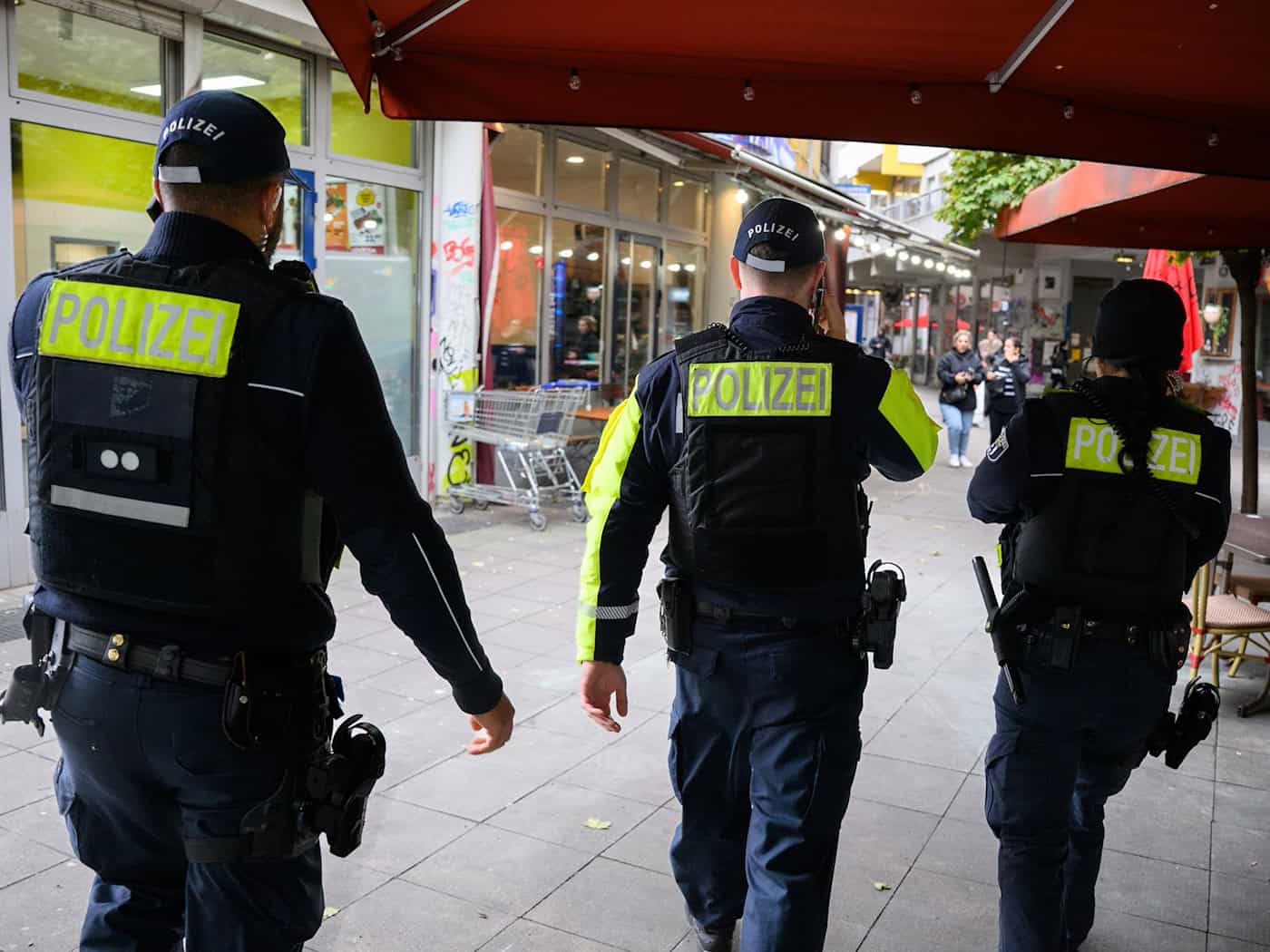 Die Polizei Berlin registrierte im vergangenen Jahr etwas weniger Straftaten. (Archivbild) / Foto: Bernd von Jutrczenka/dpa