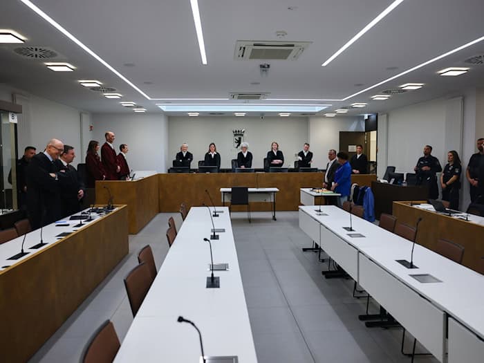 Vor dem Berliner Kammergericht läuft ein Prozess gegen vier mutmaßliche Hamas-Mitglieder. (Archivbild)  / Foto: Fabrizio Bensch/Reuters Pool/dpa