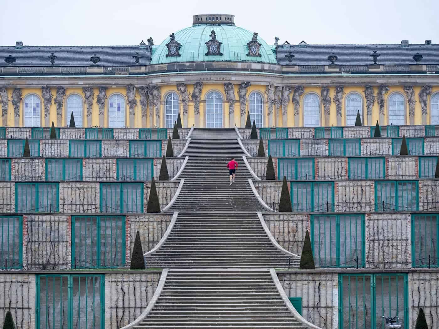 Das Schloss Sanssouci ist eines der Wahrzeichen Potsdams (Archivbild) / Foto: Soeren Stache/dpa