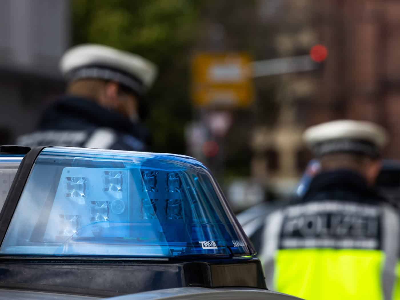 Zwei Männer wurden am Samstagmorgen verletzt. (Symbolbild) / Foto: Philipp von Ditfurth/dpa