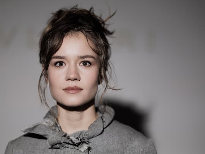 Lea Drinda spielt eine der Hauptrollen in der neuen Disney+-Serie «City of Blood», die im September startet. (Archivbild) / Foto: Christoph Soeder/dpa