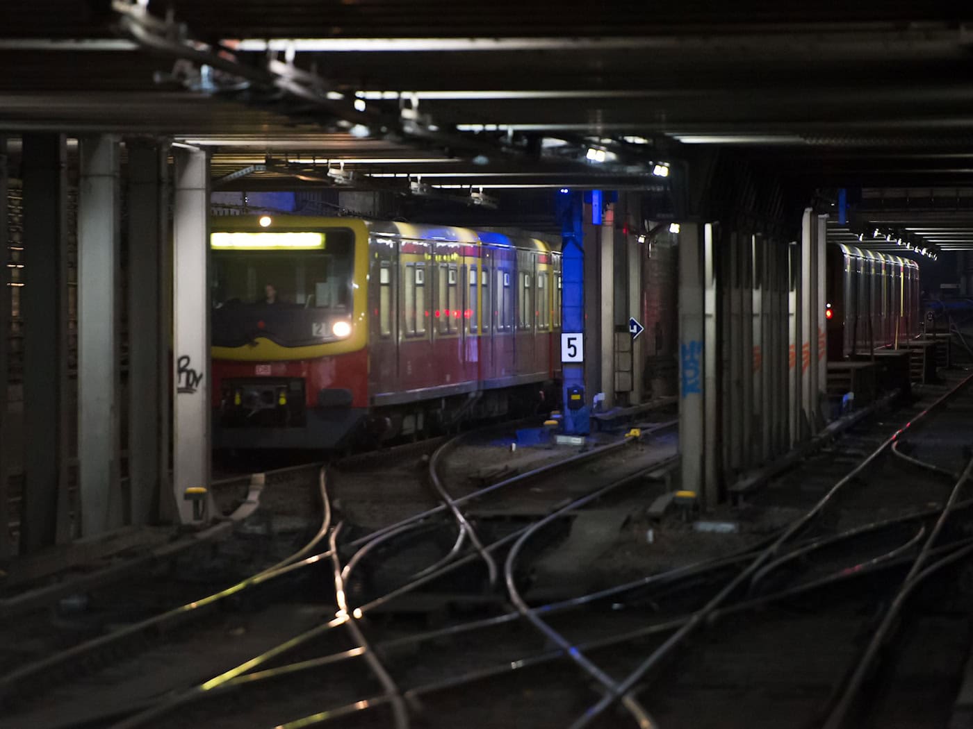 Die S-Bahn-Station Potsdamer Platz wird von mehreren Nord-Süd-Linien angefahren. (Archivbild)   / Foto: picture alliance / dpa