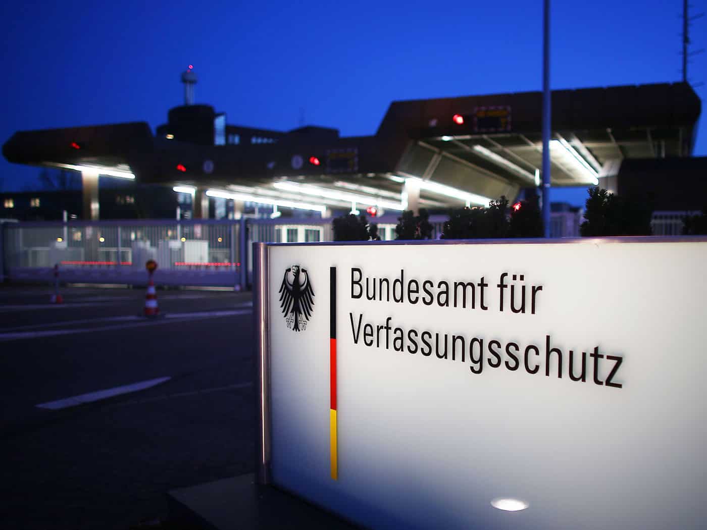 Eine Berlinerin wurde vom Bundesamt für Verfassungsschutz mit einer Rechtsextremistin verwechselt und verlor daraufhin ihren Job. (Symbolbild) / Foto: Oliver Berg/dpa