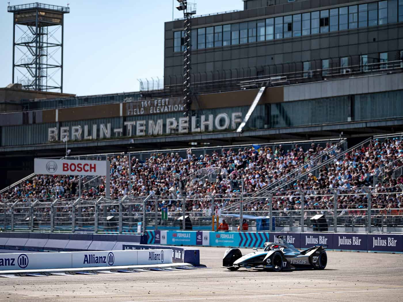 Opel wird im kommenden Jahr auch in Berlin an den Start gehen. (Archivbild) / Foto: Fabian Sommer/dpa