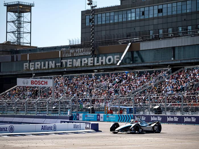 Opel wird im kommenden Jahr auch in Berlin an den Start gehen. (Archivbild) / Foto: Fabian Sommer/dpa