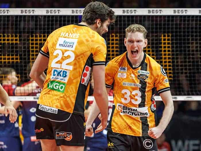 Volleys legen im Playoff-Derby gegen Netzhoppers vor