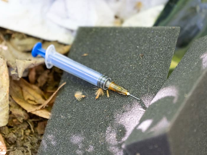 Verwahrlosung, Unrat und benutzte Spritzen: Die Zustände in einem Kreuzberger Hochhaus sind einem Bericht der «Bild»-Zeitung zufolge schlimm. (Symbolbild) / Foto: Fabian Sommer/dpa